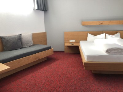 Holiday room Mehrbettzimmer "COLLINA" mit Dusche, WC - Features photo 9