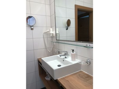 Holiday room Mehrbettzimmer "COLLINA" mit Dusche, WC - Features photo 12