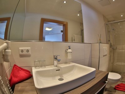 Apartment "TOP 2 / 4-5 Pers./2 Schlafräume/DU/WC - Features photo 17