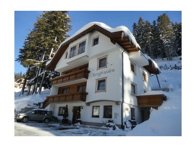 Holiday room Doppelzimmer mit ETAGENDUSCHE/ETAGEN-WC in Ischgl - Holiday room