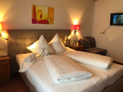 Holiday room Doppelzimmer mit ETAGENDUSCHE/ETAGEN-WC - Features photo 21