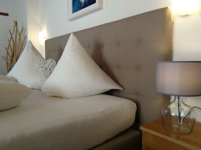 Holiday room Dreibettzimmer mit ETAGENDUSCHE/ETAGEN-WC - Features photo 20