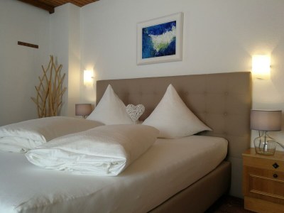 Holiday room Dreibettzimmer mit ETAGENDUSCHE/ETAGEN-WC - Features photo 21