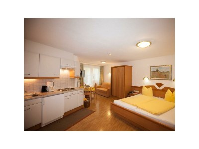 Apartment "TOP 2 (2 Pers.)"/Wohn-Schlafraum/DU/WC - Features photo 7