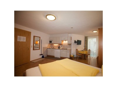 Apartment "TOP 2 (2 Pers.)"/Wohn-Schlafraum/DU/WC - Features photo 9
