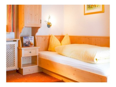 Holiday room Einzelzimmer mit Dusche im Zimmer und WC am Flur - Features photo 4