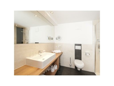 Holiday room Doppelzimmer ALPENJUWEL mit Dusche, WC - Features photo 13