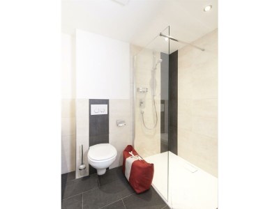Holiday room Einzelzimmer TRISANNA mit Dusche, WC - Features photo 12