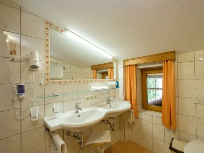 Holiday room Familienzimmer mit Balkon - Features photo 17