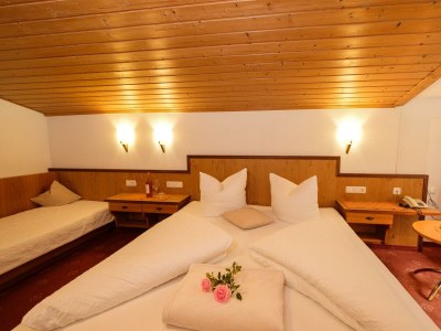 Holiday room Familienzimmer mit Balkon - Features photo 19