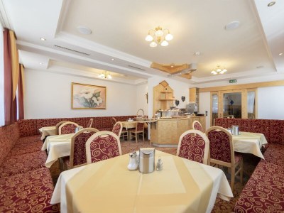 Holiday room Doppelzimmer Classic ohne Balkon, Bergseite - Outdoor photo 6