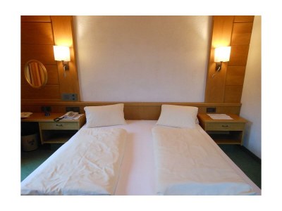 Holiday room DZ mit Balkon mit Dusche od. Bad, WC - Features photo 37