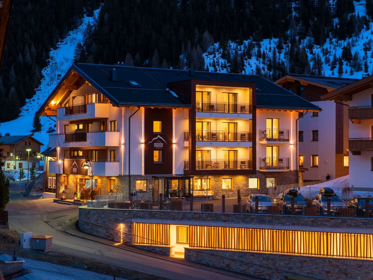 Holiday room Doppelzimmer Fluchthorn, Dusche, WC