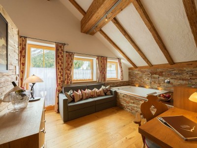 Holiday room Alpenromantik-Suite Piz Buin, Dusche und Bad, WC - Features photo 73