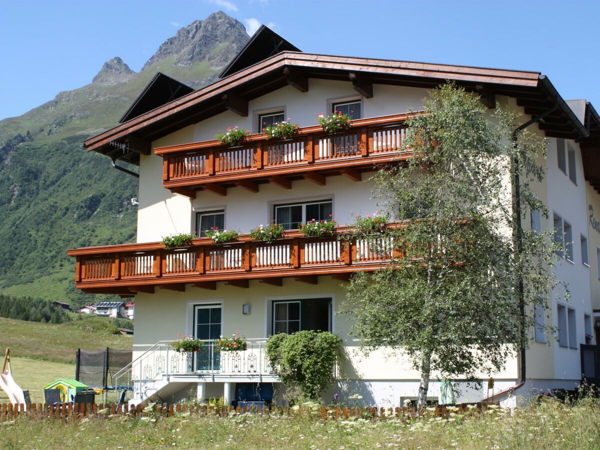 Apartment Tirol-Apartment/1 Schlafraum/Dusche, WC