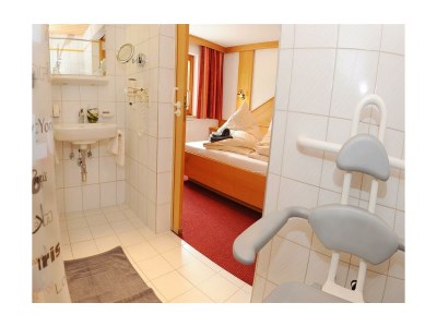 Holiday room Familienzimmer mit Dusche, WC - Features photo 50