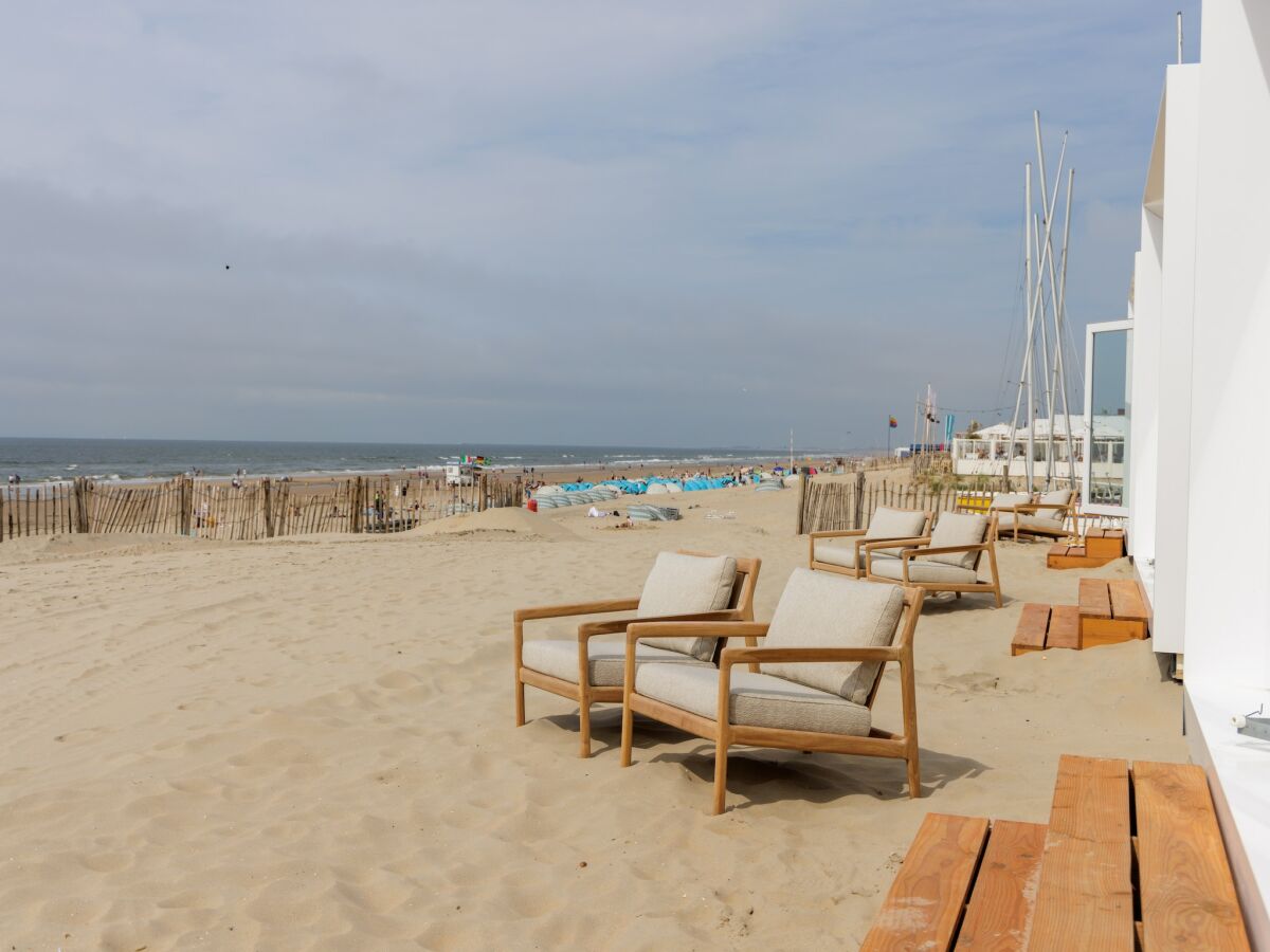 Holiday park Beach House in Zandvoort with Sea View - Outdoor photo 4