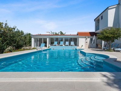 Villa Villa Almas with Heated Pool - Villa Almas with Private Heated Pool in Neoric - Villa