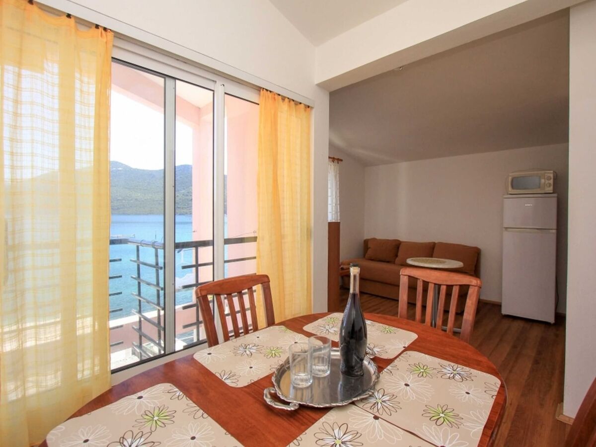Apartment Apartments Ereš Zuronja-One-Bedroom Apartment with Sea View 2 - Features photo 3