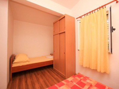 Apartment Apartments Ereš Zuronja-One-Bedroom Apartment with Sea View 2 - Features photo 2