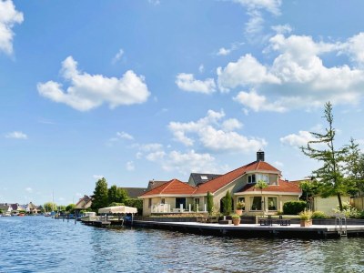 Villa Waterfront Villa in Lemmer - Villa