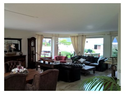 Villa Waterfront Villa - Features photo 9