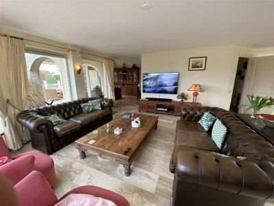 Villa Waterfront Villa - Features photo 10