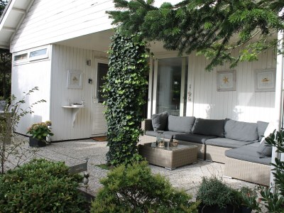 Holiday apartment The White House by the Sea in Julianadorp - Holiday apartment