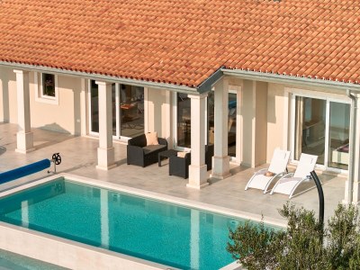 Villa Cozy Villa with heated pool and Jacuzzi near Novigrad - Outdoor photo 4