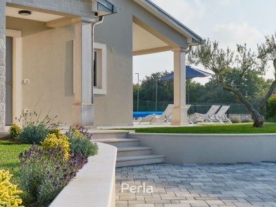 Villa Cozy Villa with heated pool and Jacuzzi near Novigrad - Outdoor photo 7