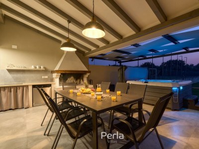 Villa Cozy Villa with heated pool and Jacuzzi near Novigrad - Outdoor photo 13