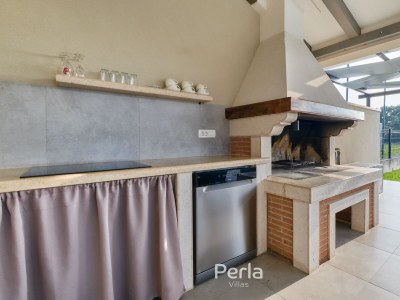 Villa Cozy Villa with heated pool and Jacuzzi near Novigrad - Outdoor photo 17