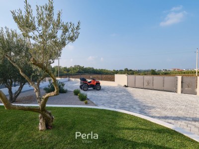 Villa Cozy Villa with heated pool and Jacuzzi near Novigrad - Outdoor photo 19