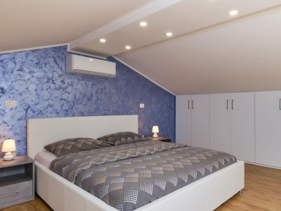 Villa Cozy Villa with heated pool and Jacuzzi near Novigrad - Features photo 31