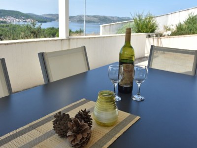 Apartment Apartment by the Beach in Dalmatia - Outdoor photo 2