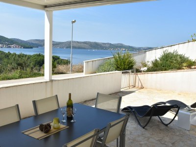 Apartment Apartment by the Beach in Dalmatia - Outdoor photo 6