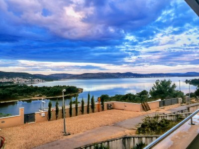 Apartment Apartment by the Beach in Dalmatia - Outdoor photo 7