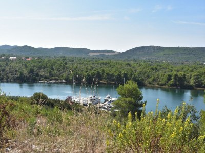 Apartment Apartment by the Beach in Dalmatia - Environment photo 31