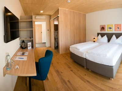 Holiday room Doppelzimmer Parkseite, Dusche, WC - Features photo 36