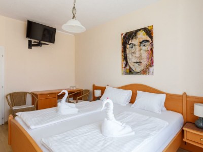 Holiday room Doppelzimmer mit kleinem Balkon (Zimmer7) - Features photo 28