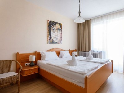 Holiday room Doppelzimmer mit kleinem Balkon (Zimmer7) - Features photo 29