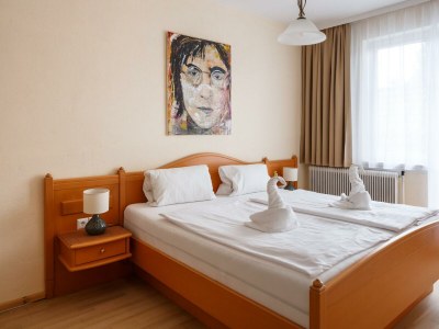 Holiday room Doppelzimmer mit kleinem Balkon (Zimmer7) - Features photo 30