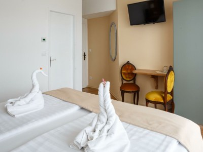 Holiday room Doppelzimmer mit Balkon Seeseite (Zimmer 15) - Features photo 29