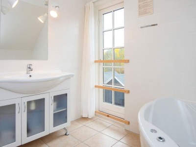 Holiday house Modern holiday home with sauna - Outdoor photo 16