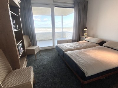 Holiday apartment Zeepanorama - Features photo 11