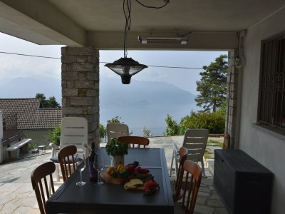 Holiday house Rustic Villa with Lake Views - Outdoor photo 7