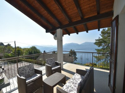Holiday house Rustic Villa with Lake Views - Outdoor photo 8