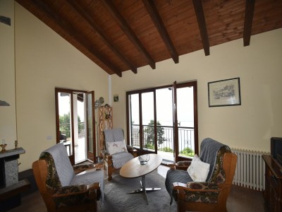 Holiday house Rustic Villa with Lake Views - Features photo 14