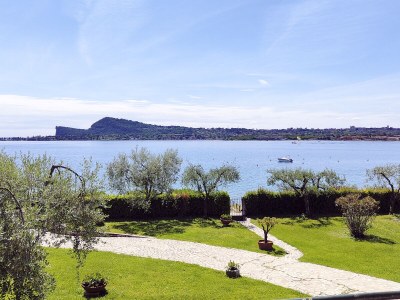 Villa Villa Cecilia in San Felice del Benaco - Villa