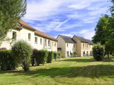 Holiday park Holiday Home in Montignac near Lascaux II - Outdoor photo 12